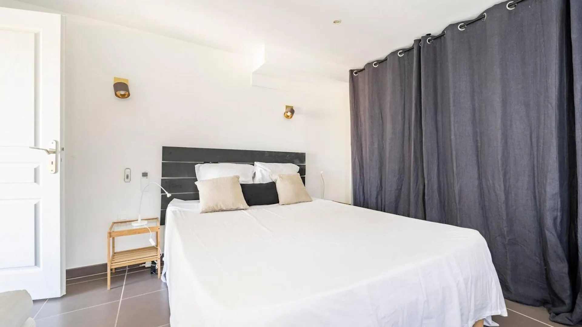 Maison Accueillante A Roquebrune-Sur-Argens Avec Piscine Privee 0*,  Francie