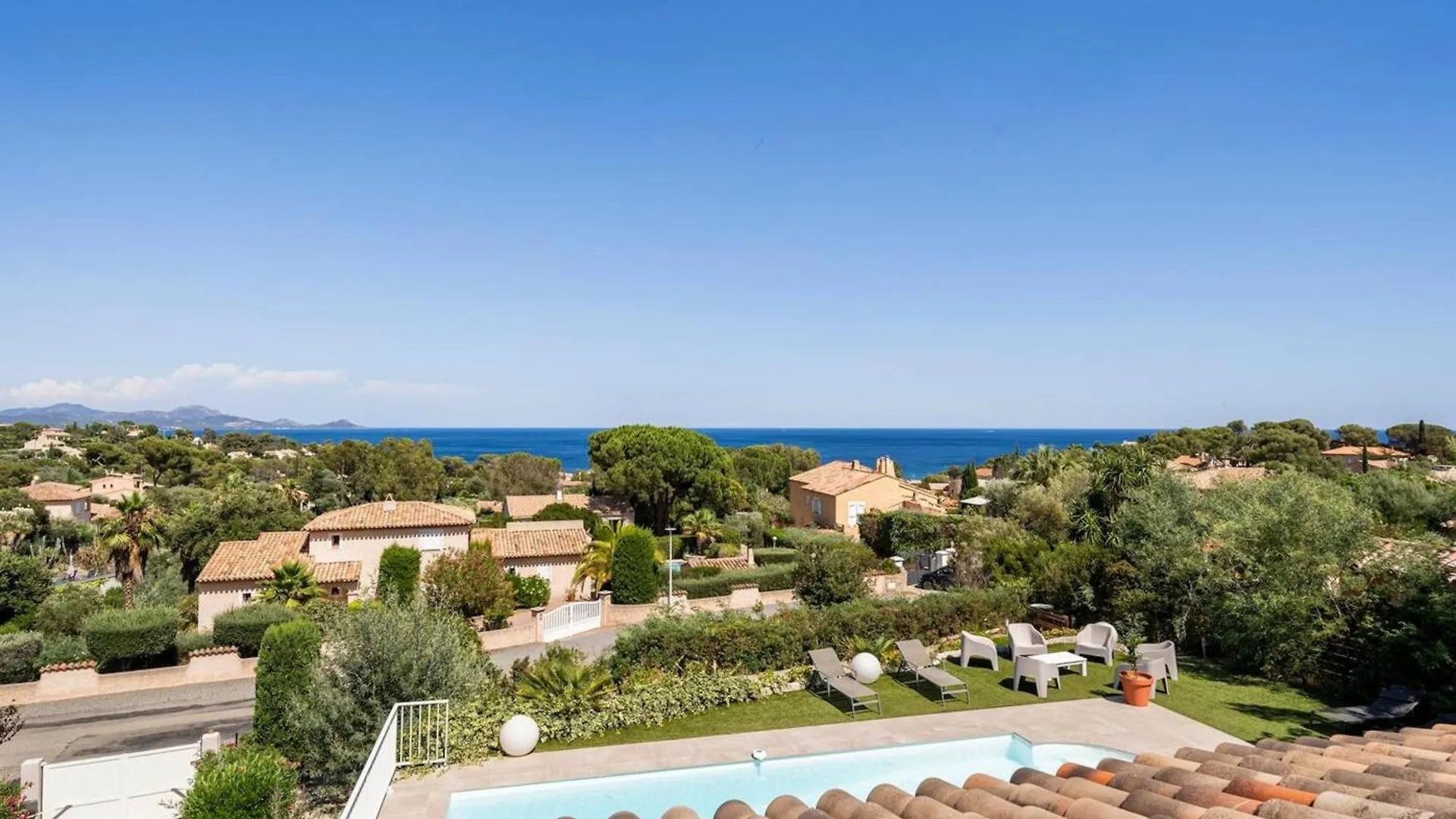 Maison Accueillante A Roquebrune-Sur-Argens Avec Piscine Privee Francie