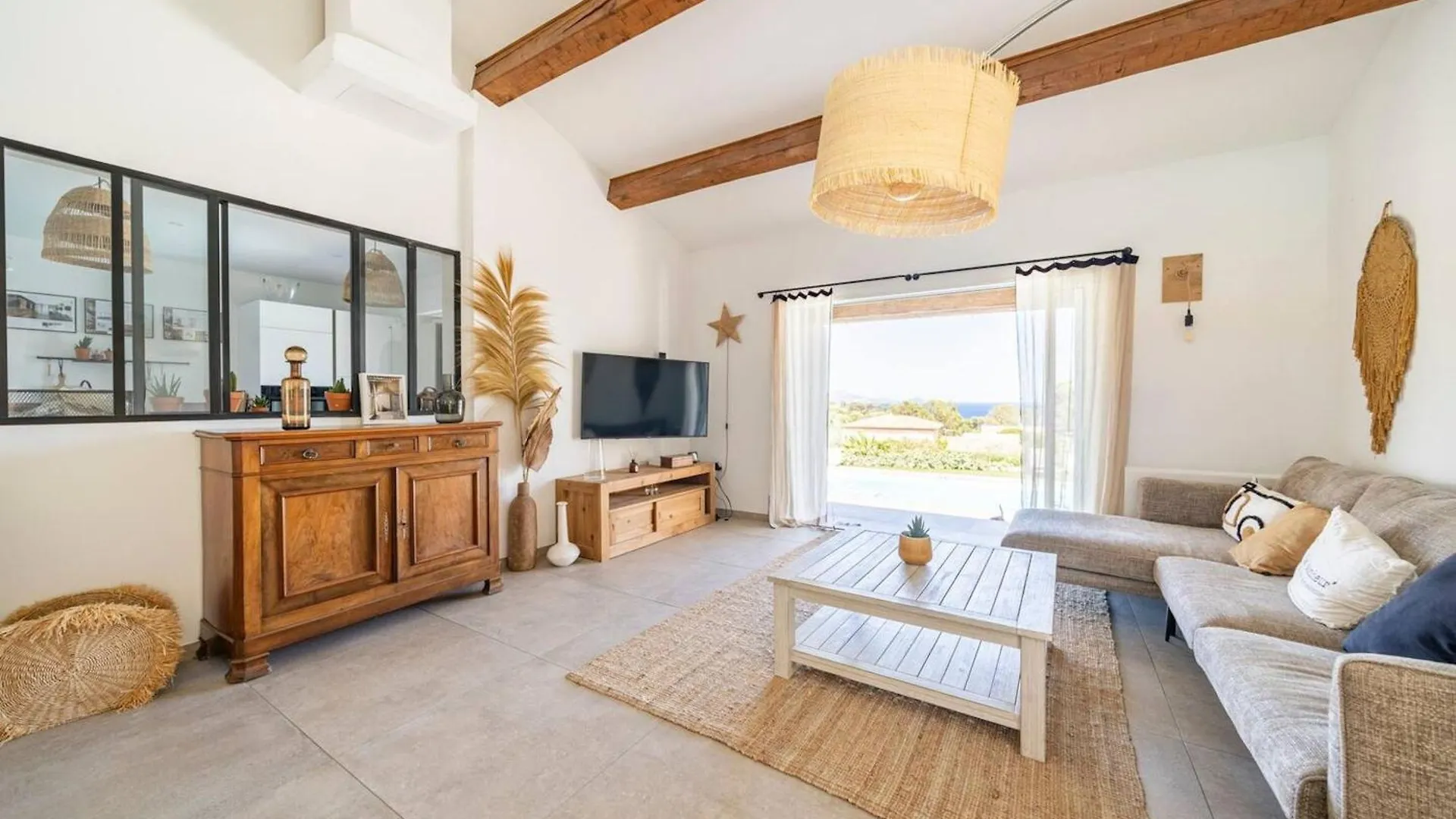 Maison Accueillante: Roquebrune Retreat with Private Pool Holiday home